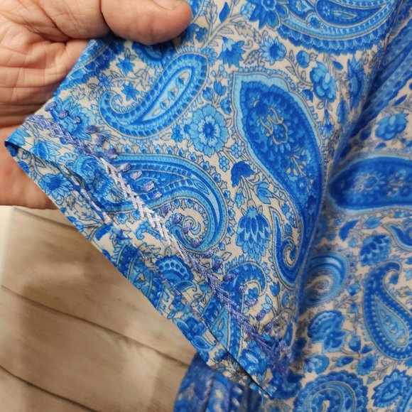 Jest Jewels Women's Size Large Blue Floral Embroidered Quarter Button Silk Blend - Picture 5 of 13